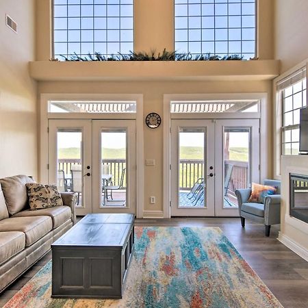 Luxe Branson Retreat With Mtn Views And Pool Access!アパートメント エクステリア 写真