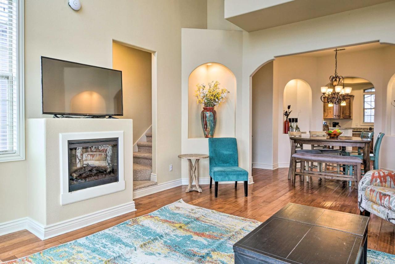 Luxe Branson Retreat With Mtn Views And Pool Access!アパートメント エクステリア 写真