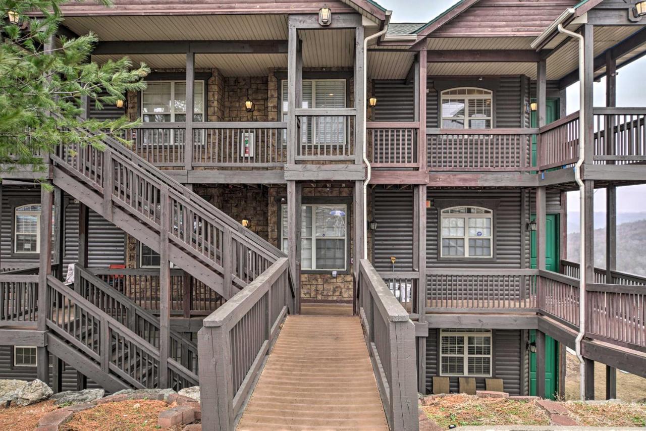 Luxe Branson Retreat With Mtn Views And Pool Access!アパートメント エクステリア 写真