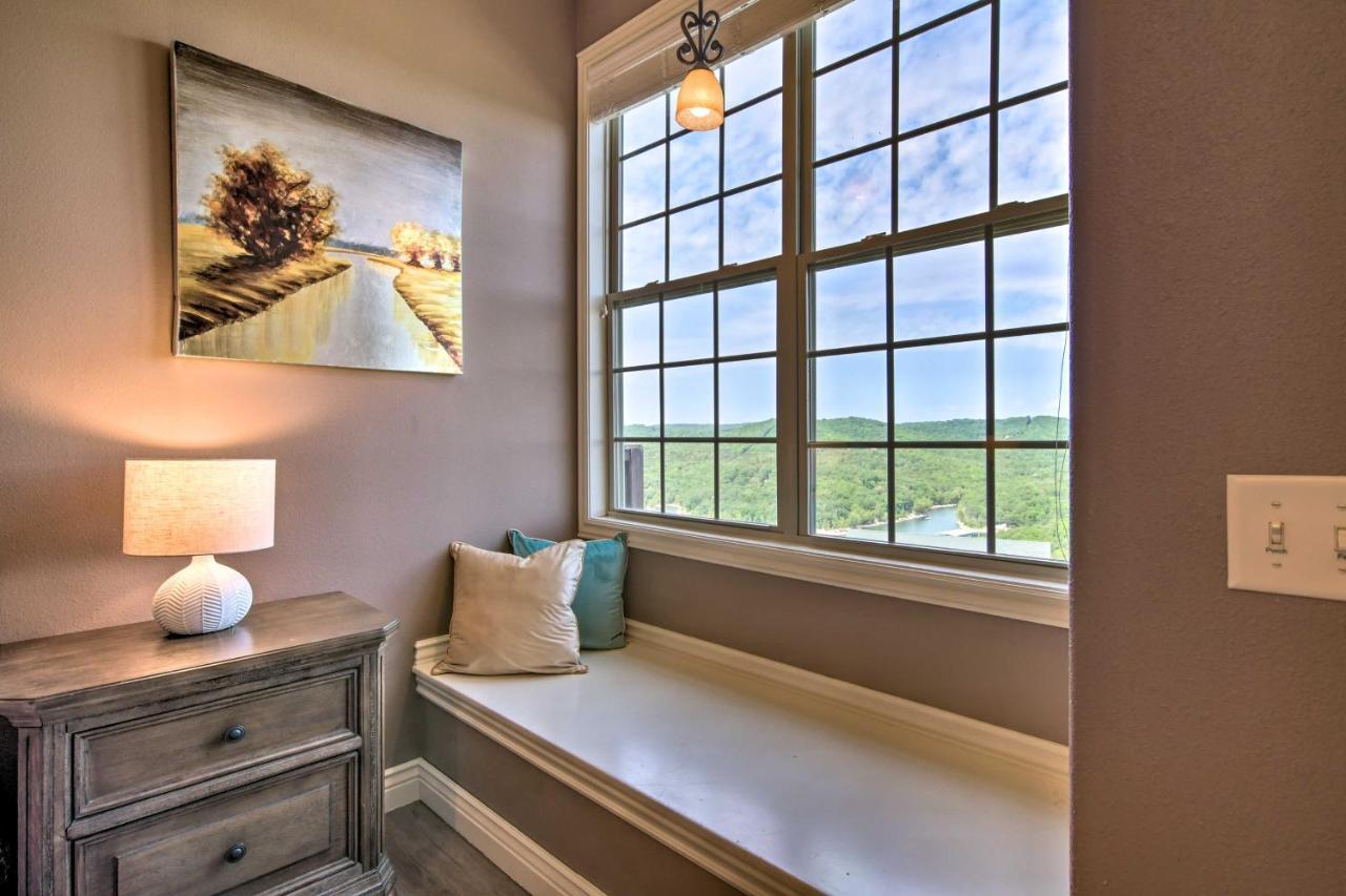 Luxe Branson Retreat With Mtn Views And Pool Access!アパートメント エクステリア 写真