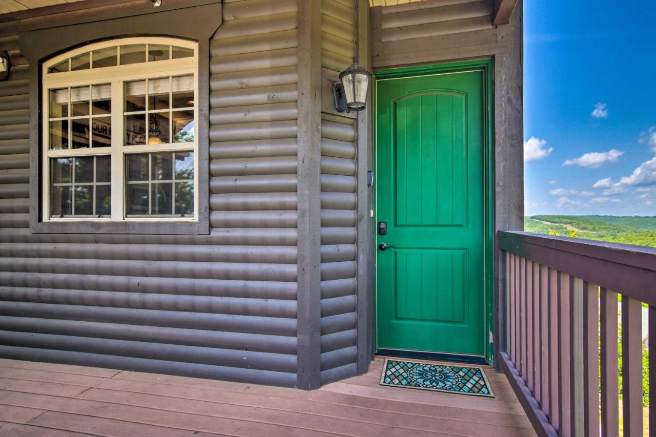 Luxe Branson Retreat With Mtn Views And Pool Access!アパートメント エクステリア 写真