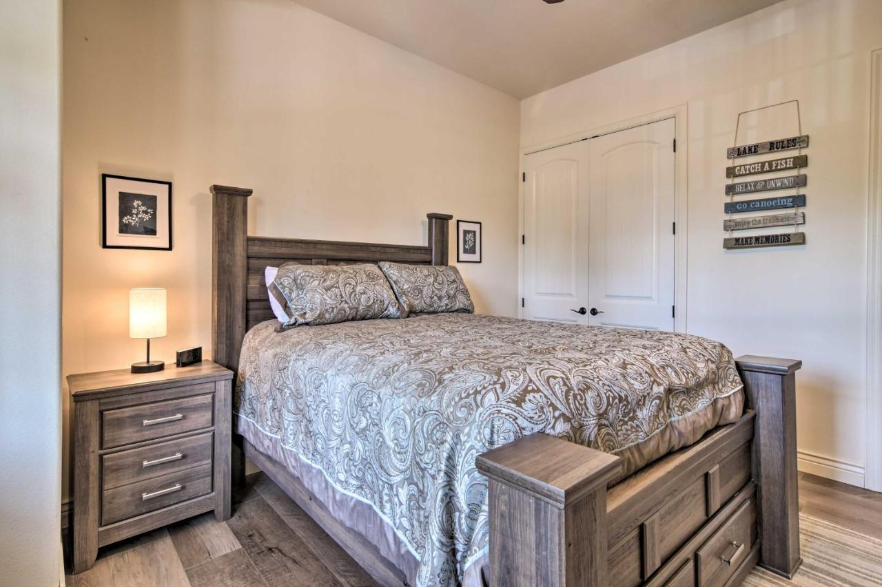 Luxe Branson Retreat With Mtn Views And Pool Access!アパートメント エクステリア 写真